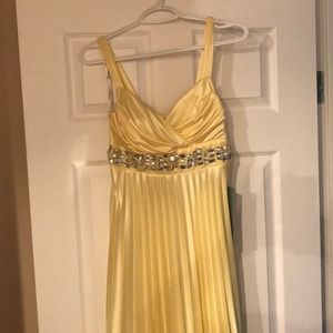 Brand New Pale Yellow Prom Dress